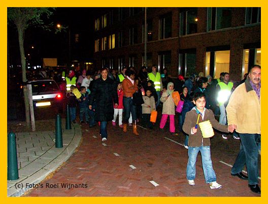 LampionnenoptochtRoel_7nov07_97