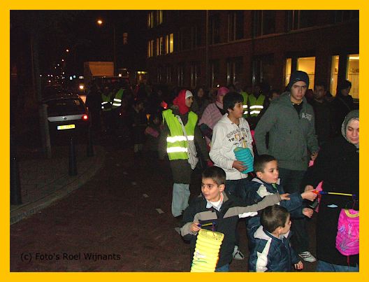 LampionnenoptochtRoel_7nov07_98