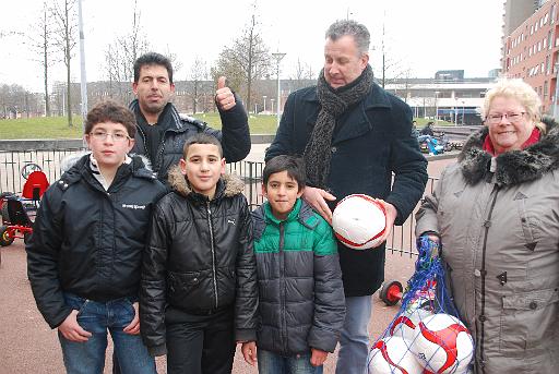 ELF Voetbal magazine sponsort de Haagse Hopjes Transvaal