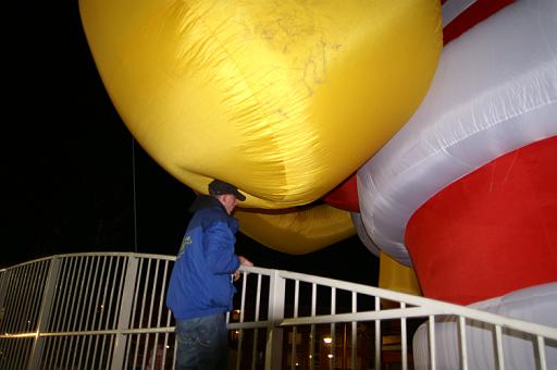 Haagse Hopjes: Ontsteken verlichting Kerstboom Wijkpark